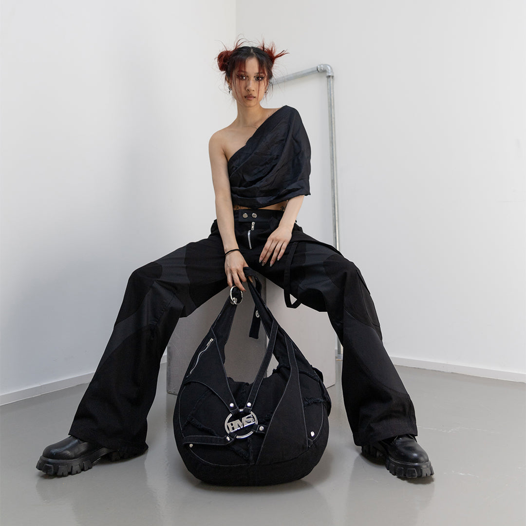 Detail view of our apocalyptic hobo bag unisex in black optic. Even wearable as a crossbody bag